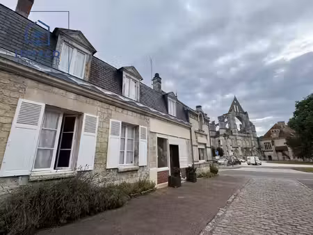 maison de village 180m2  avec cour et garage à longpont