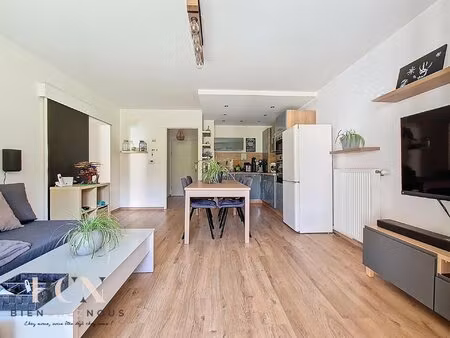 appartement t3 avec terrasse et balcon