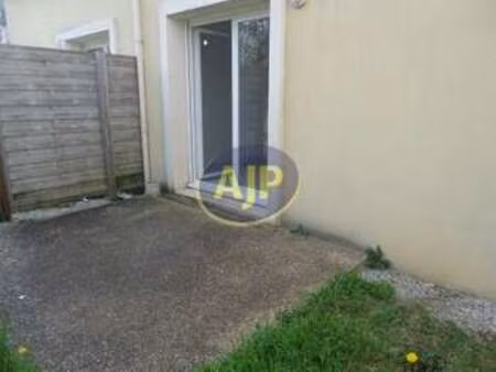 location appartement 3 pièces à pontivy (56300) : à louer 3 pièces / 66m² pontivy