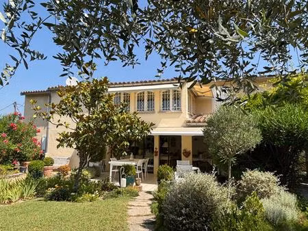 à uzès  une maison au charme singulier dans un écrin de nature