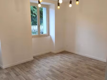 location maison 4 pièces 83 m² à coulombs-en-valois (77840)  980 €