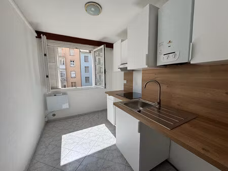 t3 40 rue césar campinchi