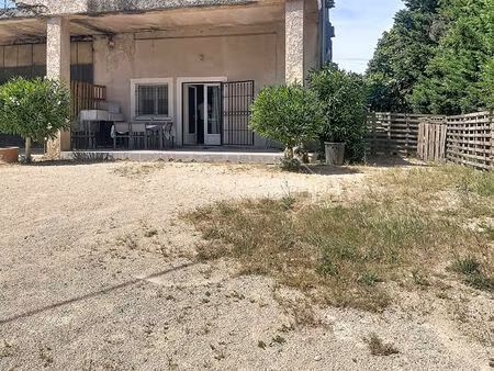châteauneuf-du-pape : appartement 86 m² avec un grand extérieur privatif de 340 m²