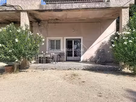 châteauneuf-du-pape : appartement 86 m² - plain pied - avec un grand extérieur privatif de