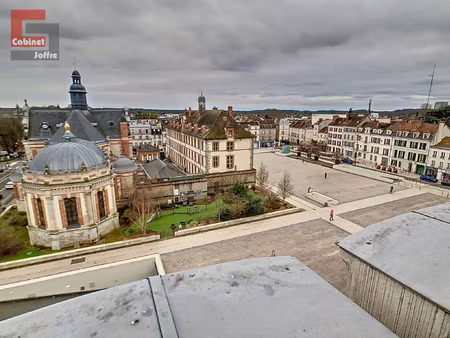 place de la république centre ville  4p de 74.24m2