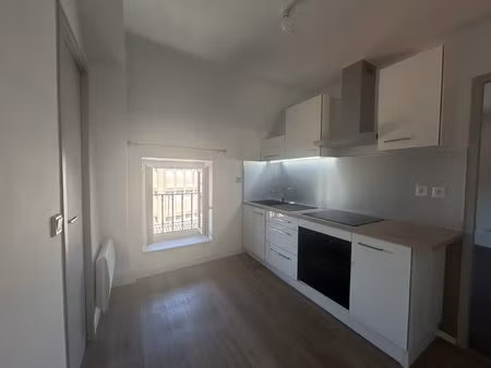 studio refait à neuf 590€ ref. : la2420