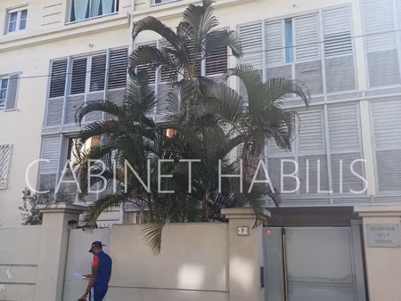 a vendre - studio de 52.80 m2 environ - saint denis - 159 0