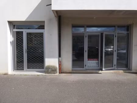 beaune quartier poste  local commercial ou professionnel ave