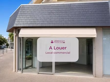 a louer  à pornichet  local de 20m2 avec une réserve