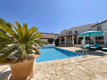 maison de village avec piscine  garage et jardin