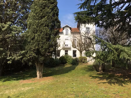 caluire vassieux- belle maison de maître - calme et vue dans un écrin de verdure