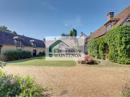 ancien corps de ferme proche maintenon