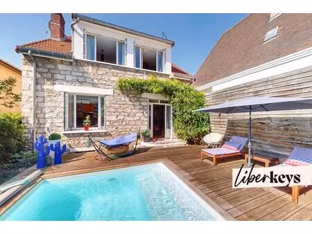 maison 127m² avec piscine  jardin  terrasse  sous-sol et double parking à gagny