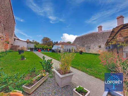 immeuble de rapport avec local commercial et appartement ? centre-bourg
