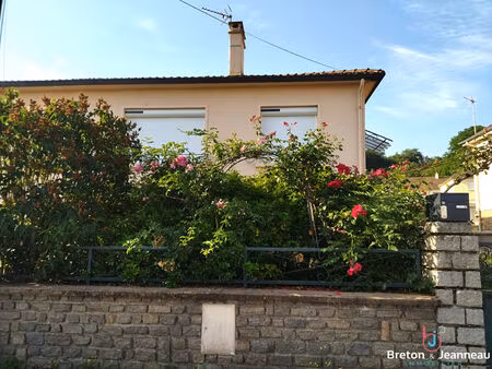 pavillon f4 à montsurs