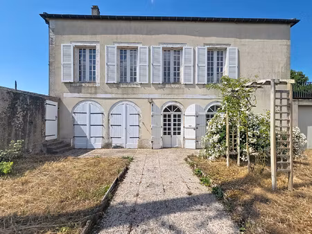 maison de maitre - beau potentiel de rénovation