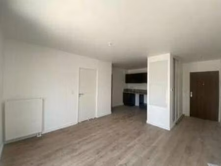 location appartement 2 pièces à caen (14000) : à louer 2 pièces / 42m² caen