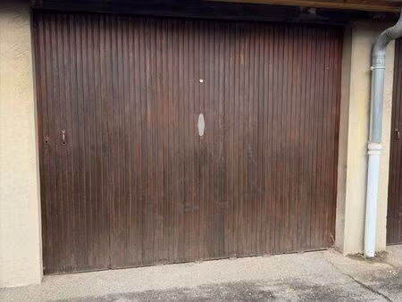 box fermé sécurisé – à 5 min à pied du rer a la varenne (saint-maur-des-fossés)