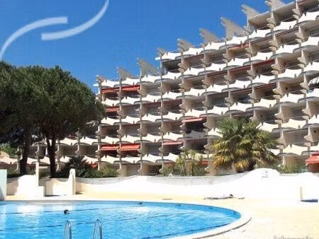 studio la grande motte - paradis du soleil - quartier couchant - piscine et place de parki