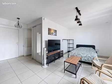 studio 1 pièce 29 m²