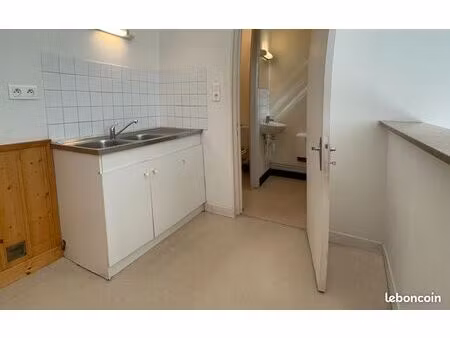 location t1 à sens (89100)