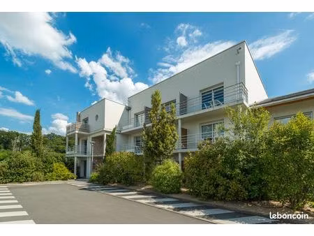 t2 appartement meublé duplex 40m² proche saint-sylvain-d'anjou avec balcon