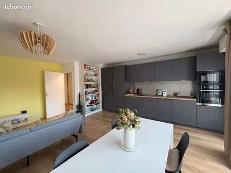 lille centre - t3 avec balcon + parking