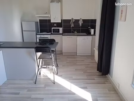 hyper centre niort  t2 meublé de 45m²