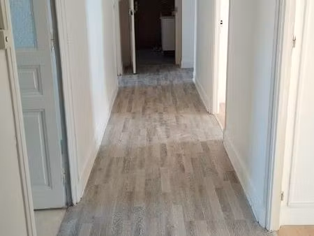 t3 oyonnax 80 m2