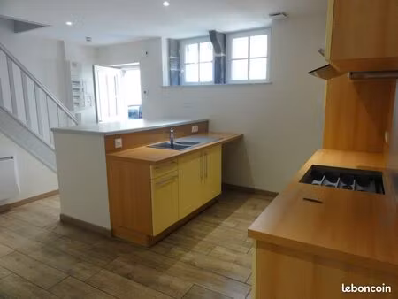 maison de bourg dans une impasse centre ville de riom