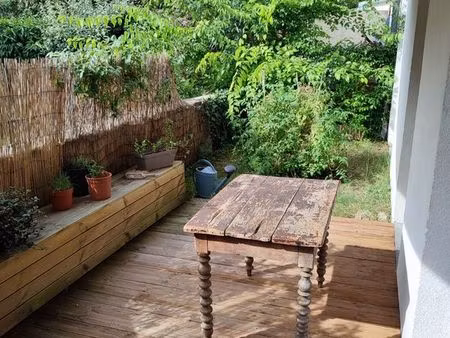 appartement t2 bis meublé avec jardin privatif et place de parking – 53 m²