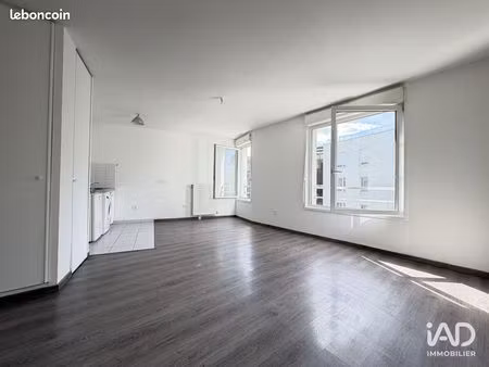 studio 1 pièce 31 m²