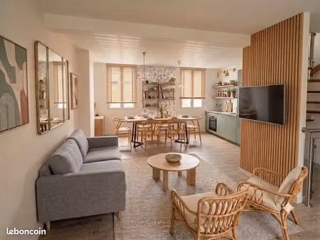 maison meublée 69 m² – 2 chambres – cour – toutes charges incluses
