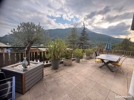 appartement 75 m carrés + 100 m carrés de terrasse