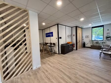 à vendre – bâtiment de bureaux de 730 m² avec stationnement