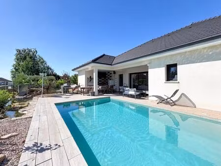 maison moderne - rt 2012 - volumes - piscine - calme