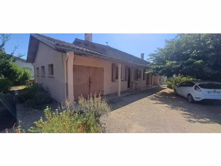 maison t4 avec jardin arbore de 1080 m² a rafraichir