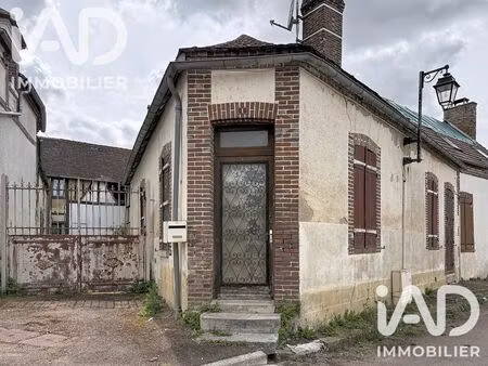 maison de village à grandchamp  charny-orée-de-puisaye (89120)