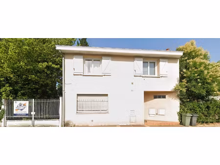 grand t3 de 75 m2 avec jardin privatif et terrasse bègles