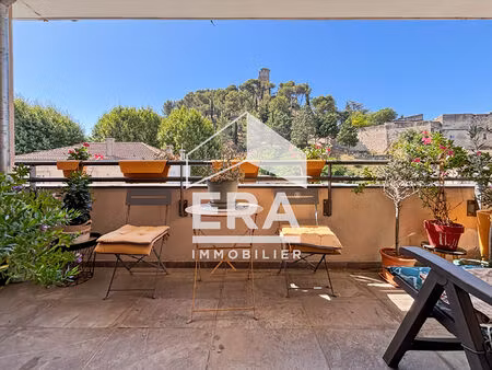 appartement unique avec ascenseur terrasse et 2 places parking