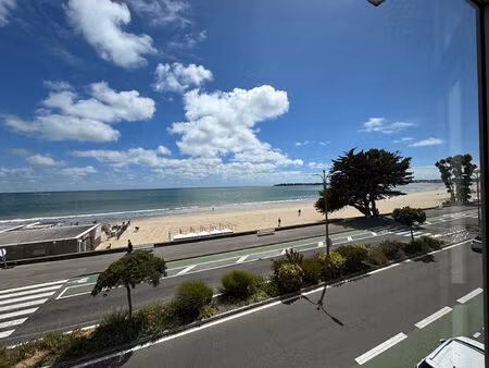 appartement   3 pièces  face mer  la baule grands hôtels  79.29 m2