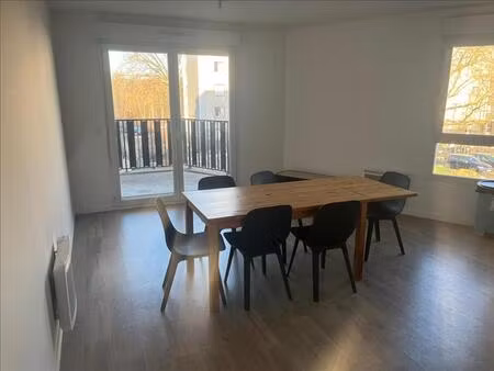 appartement - 2ème étage - 65 80 m2 - 3 pièces - meublé