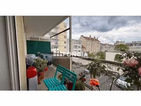 grand t3 avec balcons et parking proche gare