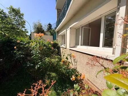 appartement rez-de-chaussée avec rampe