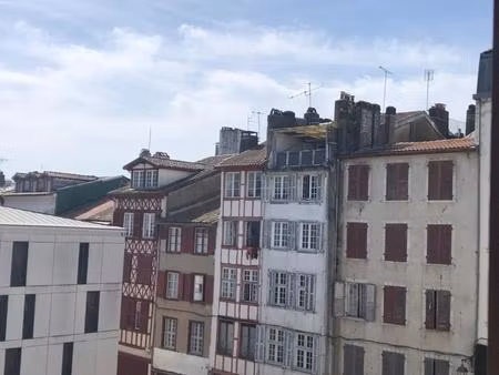 bayonne cathedrale studio vendu meuble