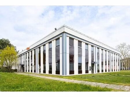location bureaux 694 m²
