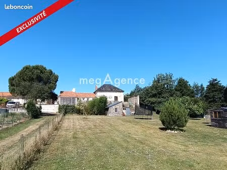 château 7 pièces 148 m²