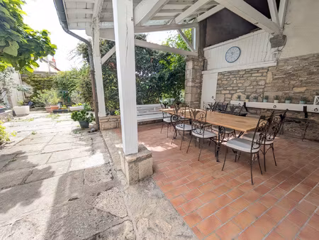 demeure de caractère de 300m2 au coeur d'aigueperse 6 chambr