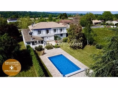 maison à étage 350 m²  13 pièces  5 ch