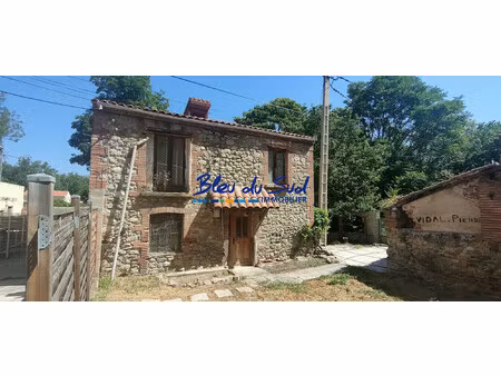 maison ancienne à rénover avec jardin et terrasse